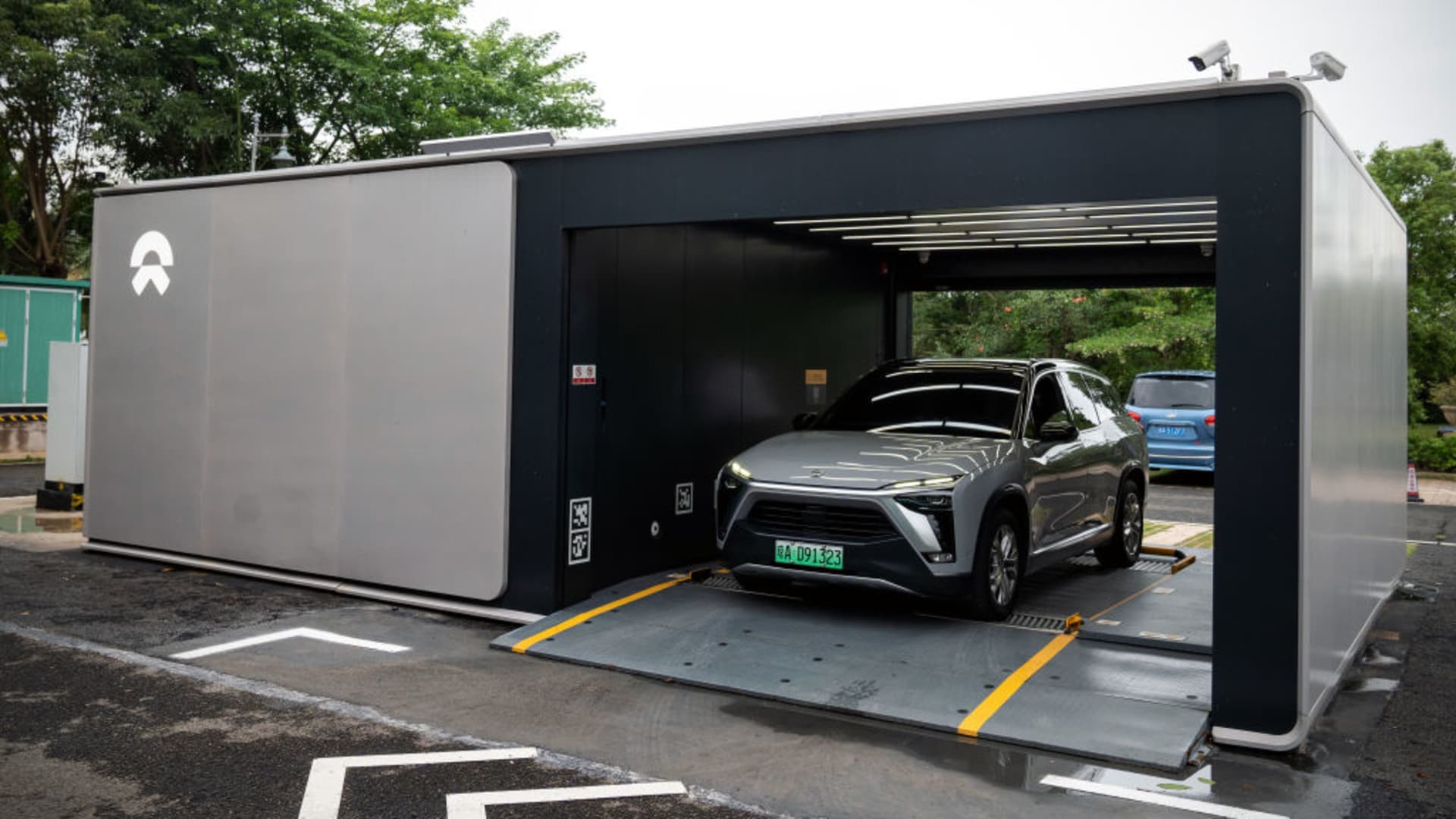 China's Nio to expand battery swapping services to gain EV infrastructure lead