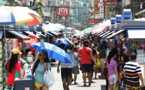 Filipino consumers were less pessimistic in the first quarter of the BSP survey