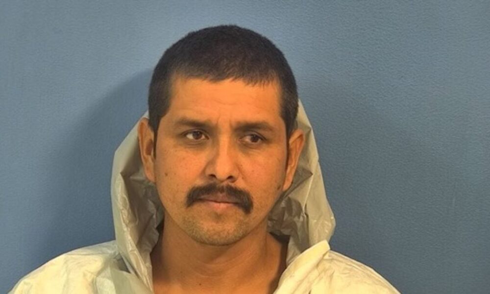 HORROR: Illegal alien in Illinois brutally stabs woman to death in front of their two children and nearly decapitates her |  The Gateway expert