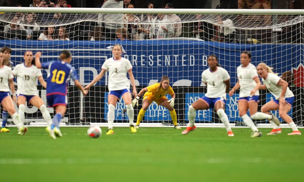 US Soccer waagde een gok in afwachting van Emma Hayes, waardoor de speelstijl van USWNT in het ongewisse bleef