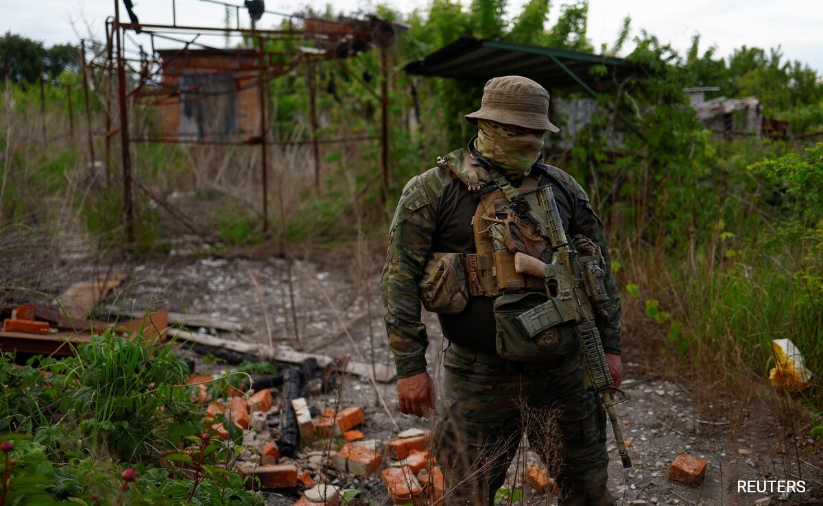 Anti-Putin Russian paramilitaries join Ukraine's fight in Kharkov region