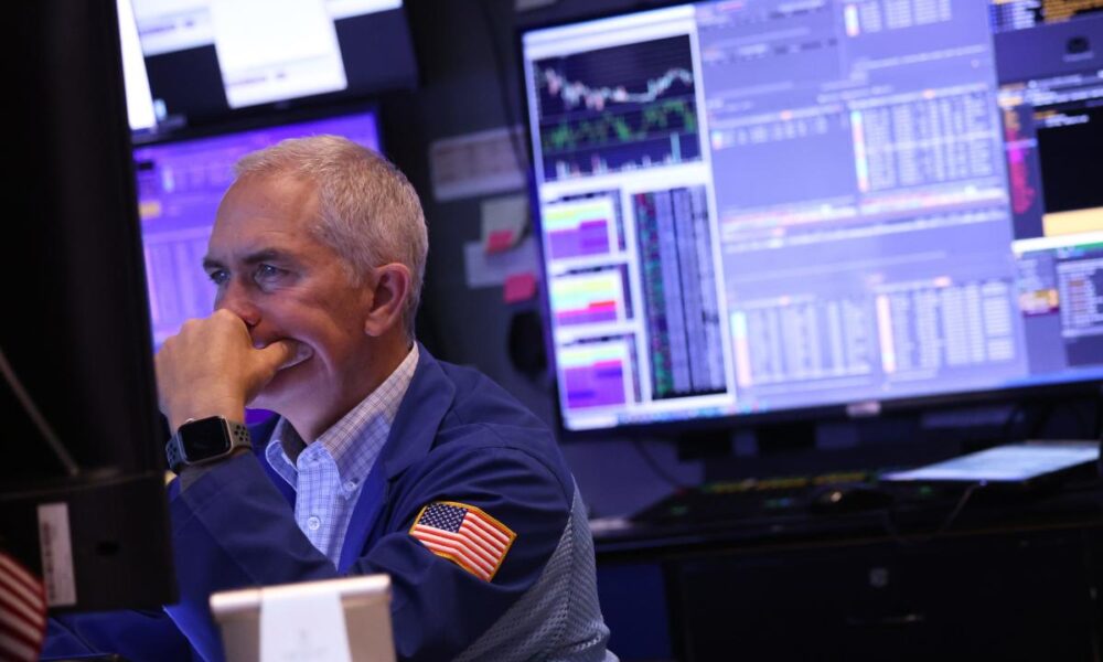 Dow Jones falls 605 points as new economic data clouds prospects for rate cuts