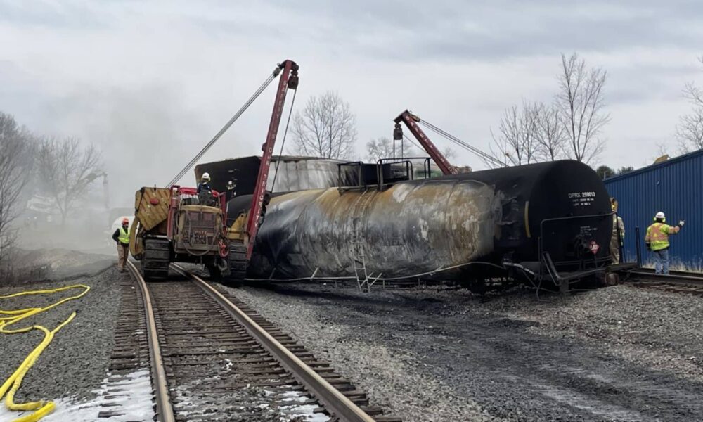 Norfolk Southern agrees to $310 million settlement over derailment