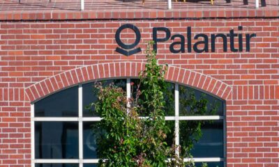 Palantir profit rises 60%, US commercial revenue growth slows |  Investor business daily