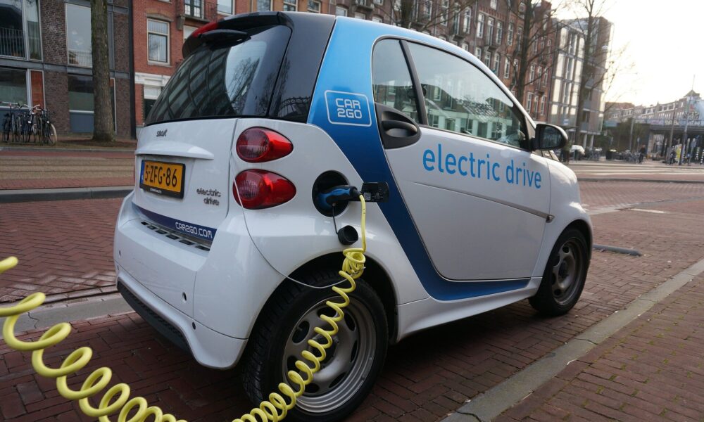 Pedestrians may be twice as likely to be hit by electric/hybrid cars than by petrol/diesel cars