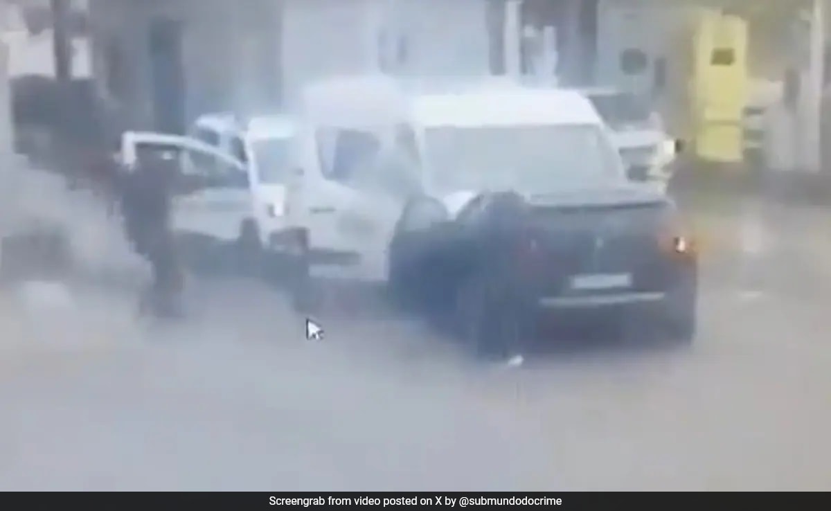 Two minutes of extreme violence in the French prison Van Escape