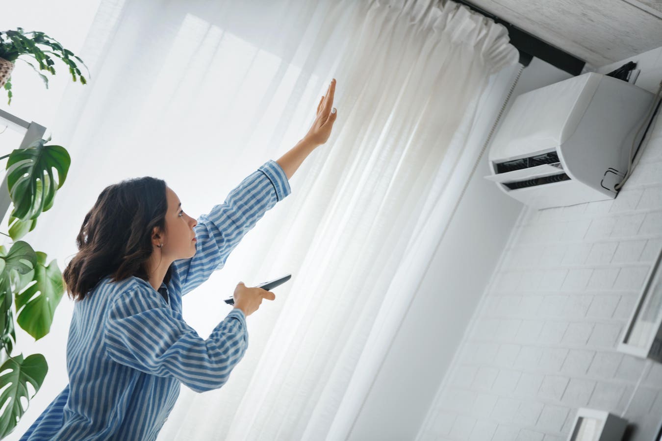 Staying in air conditioning for too long?  Here are the risks