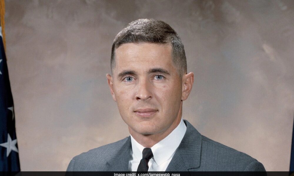William Anders, Apollo 8 astronaut who took the 'Earthrise' photo, dies in plane crash