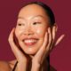 15 beste exfoliators voor een droge huid tot zacht dode huid van het gezicht