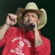 Garth Brooks 'obsessively lives like he's broke despite a $450 million fortune'